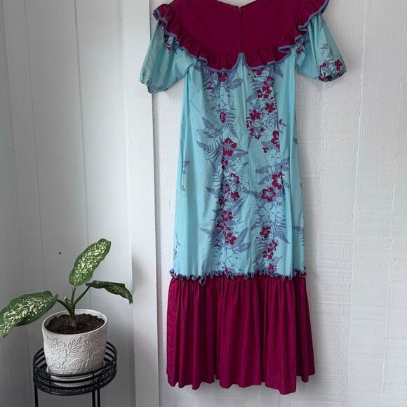 Vintage Mamo Howell MuuMuu Dress Maroon And Blue Ruffle Hawaiian Print Signed 16 - Picture 2 of 9